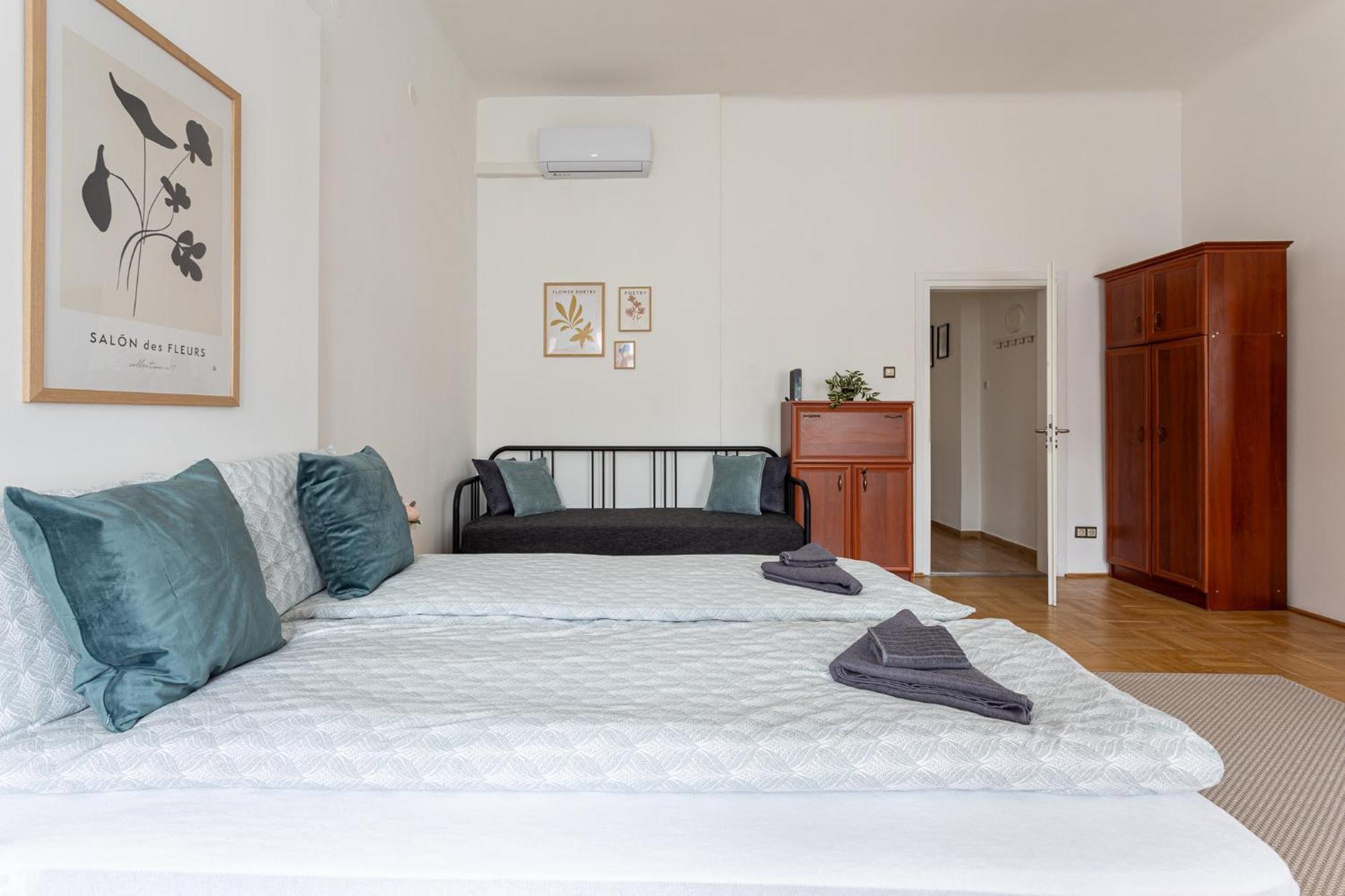 Urania Apartments Budapest Ngoại thất bức ảnh